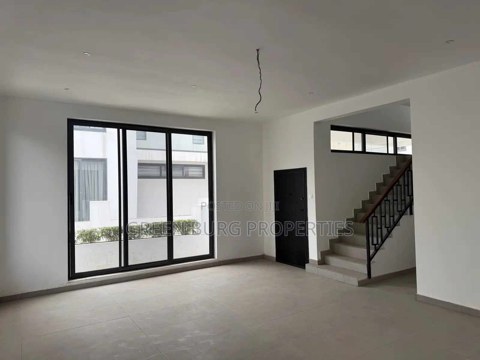 3bdrm Townhouse / Terrace in Green, East Legon for rent