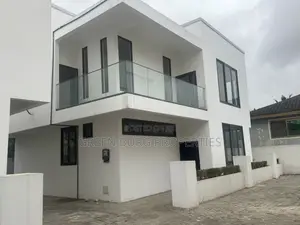 3bdrm Townhouse / Terrace in Green, East Legon for rent