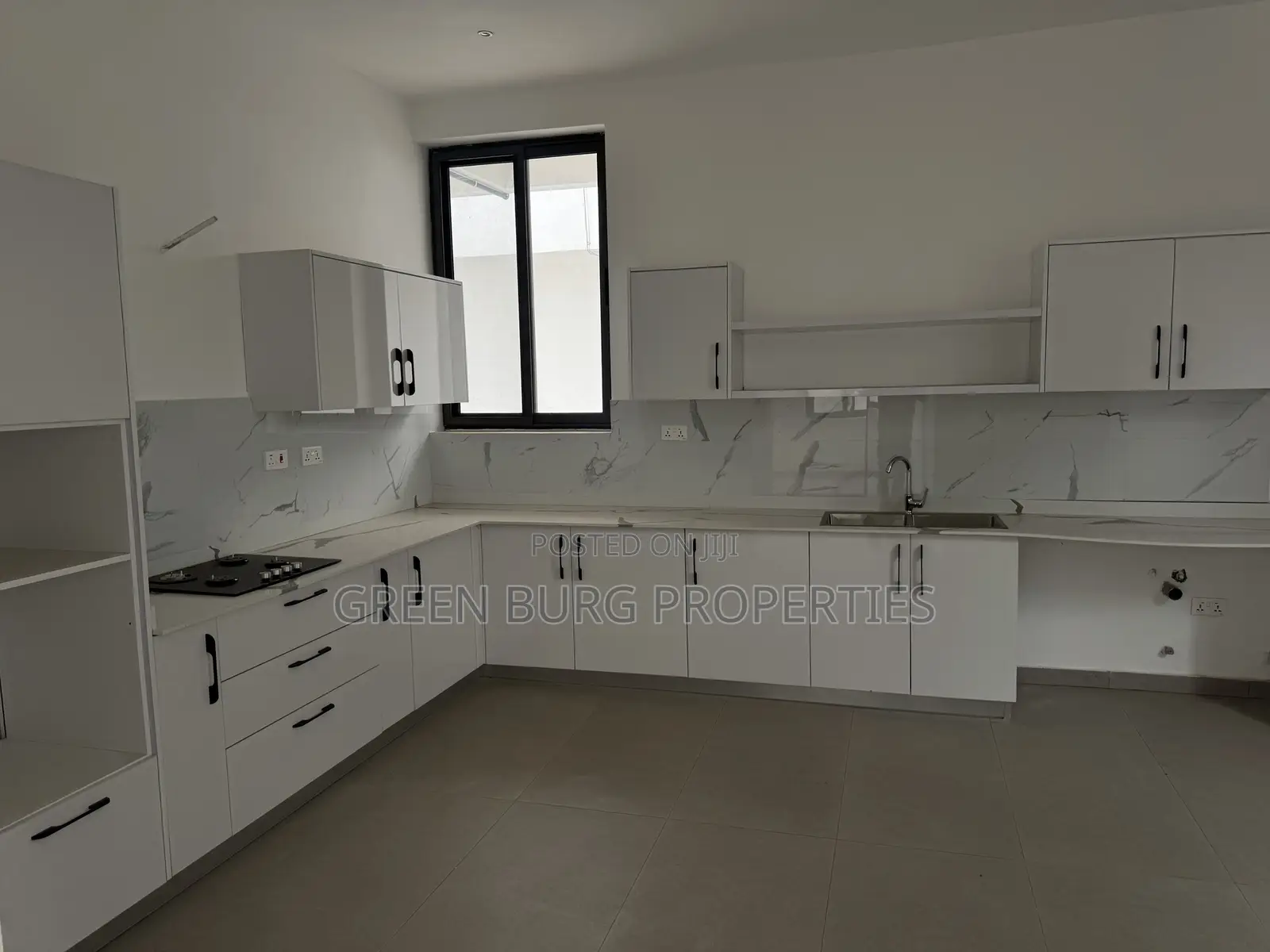 3bdrm Townhouse / Terrace in Green, East Legon for rent