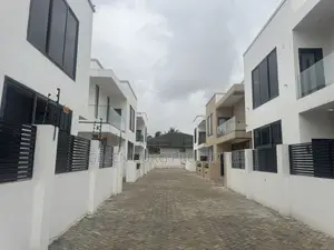 3bdrm Townhouse / Terrace in Green, East Legon for rent