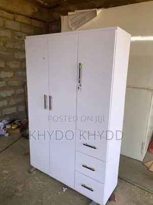 Neat 3 Doors Wardrobe