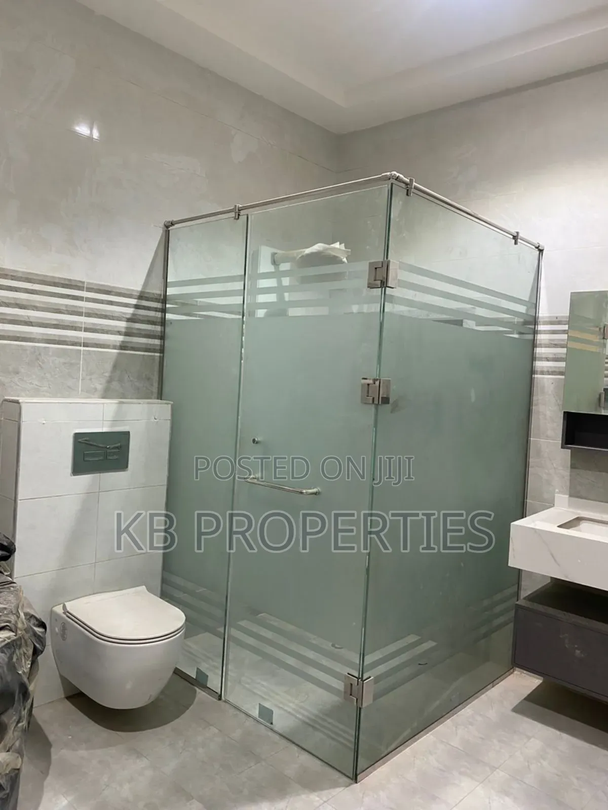 5bdrm House in Kb Properties, Spintex for rent