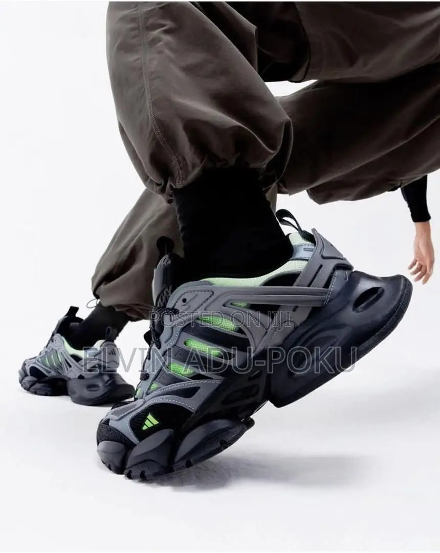 Adidas Brand Runner Deluxe Comes In Different Colours, Swipe >>>