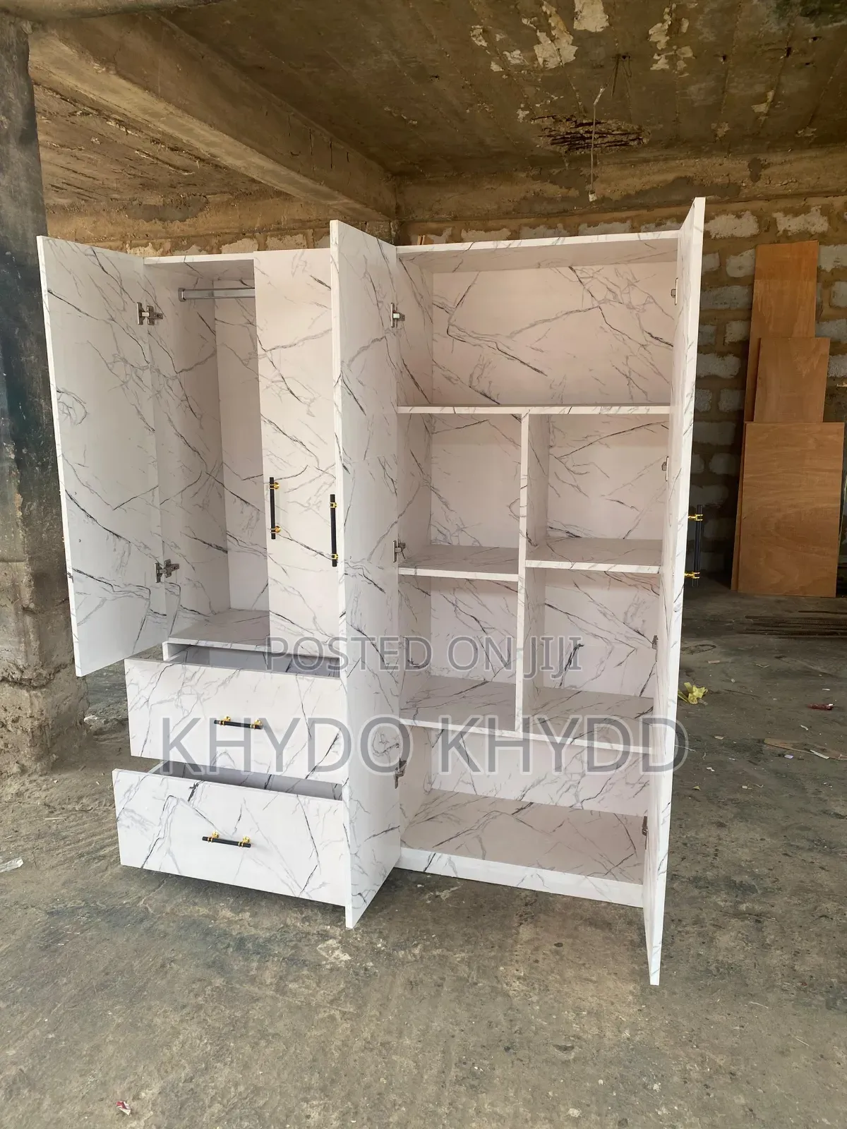 4 Door 2 Drawers Wardrobe