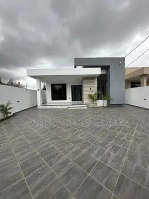 3bdrm House in Lakeside Estate for sale