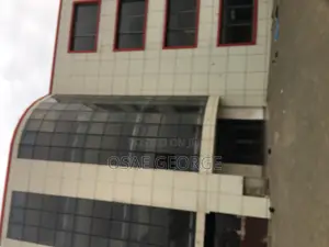 Office Space or Shopping Mall Space
