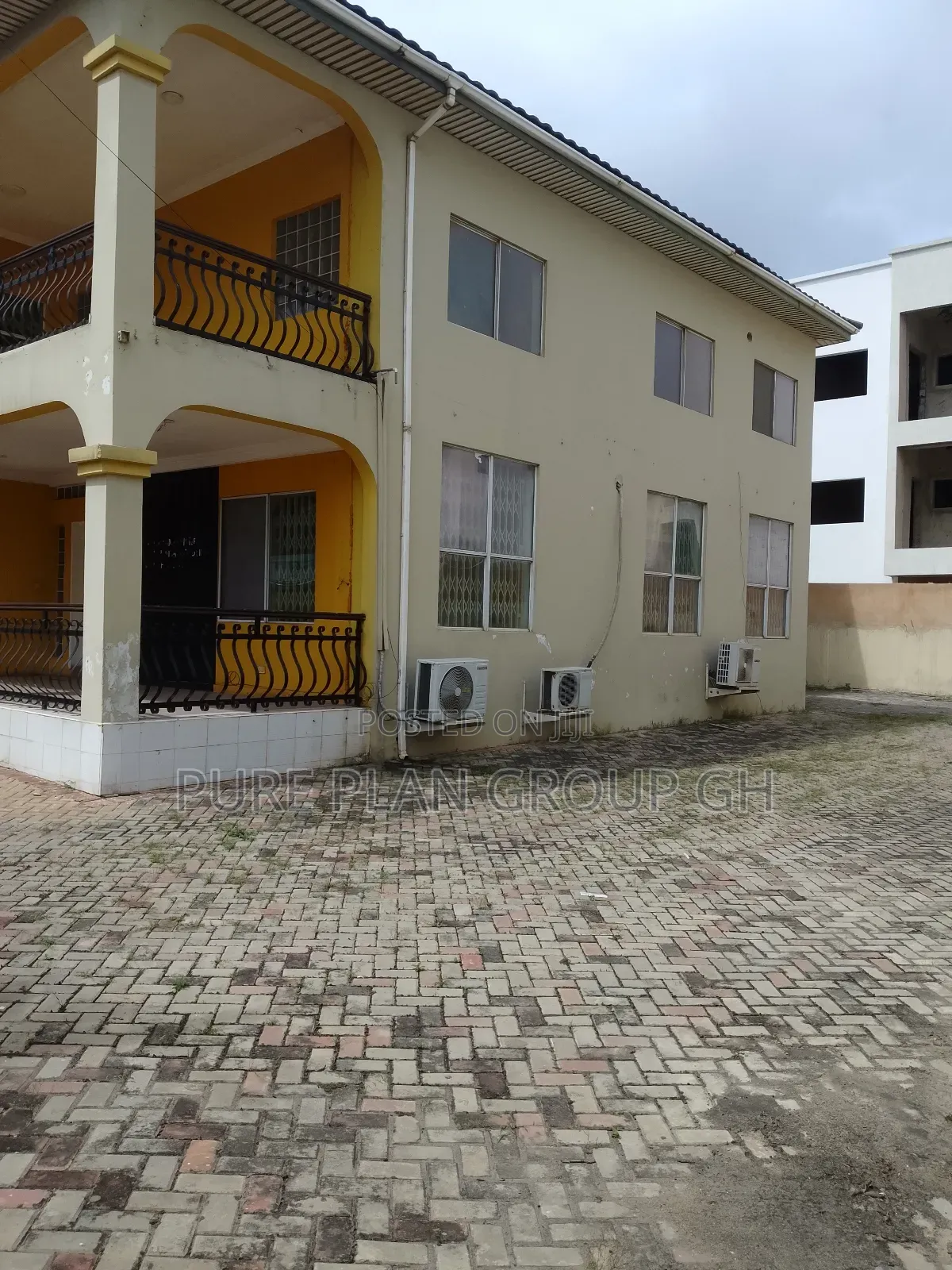 5bdrm House in East Legon, A&C Mall Area for rent