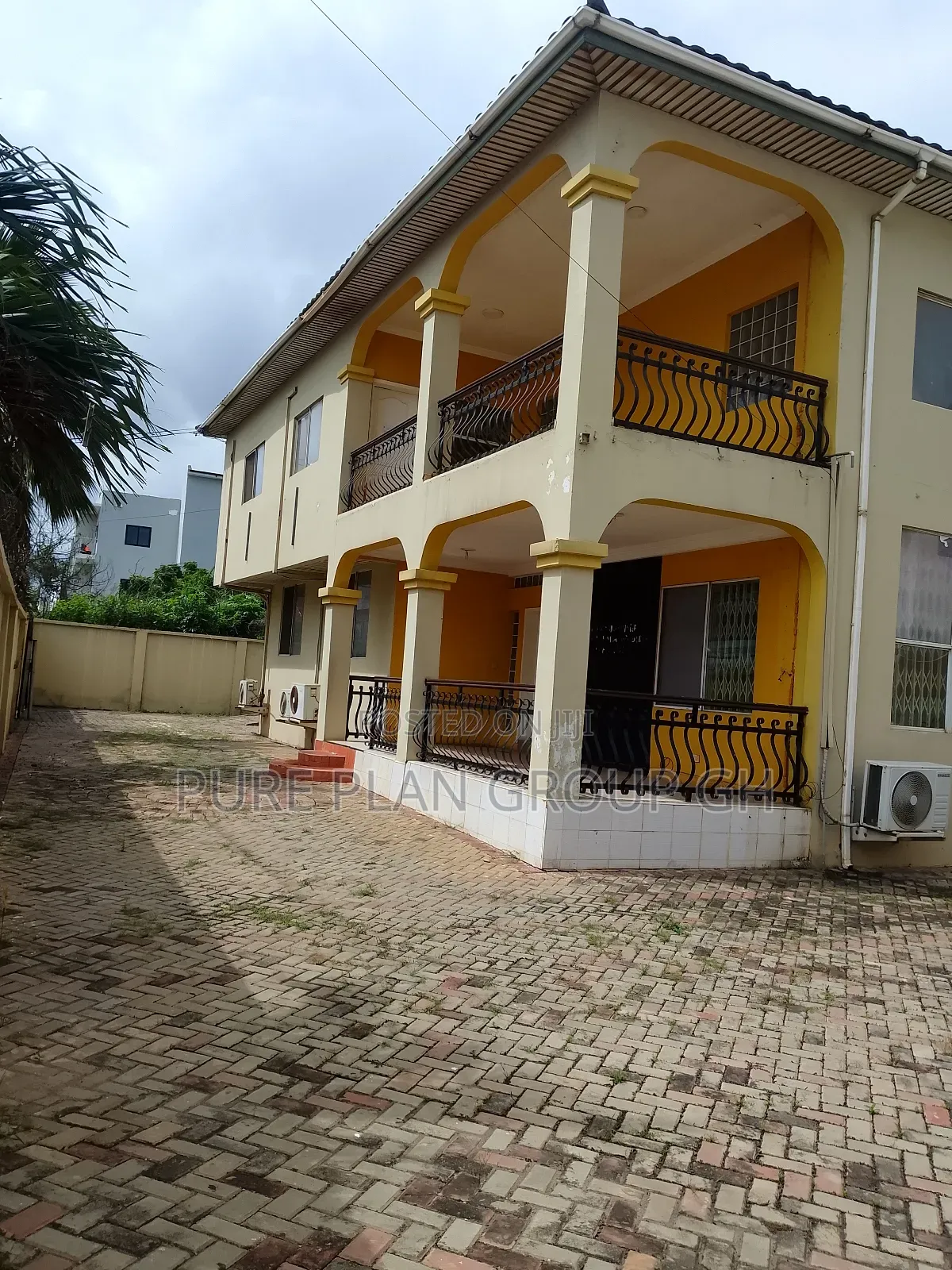 5bdrm House in East Legon, A&C Mall Area for rent