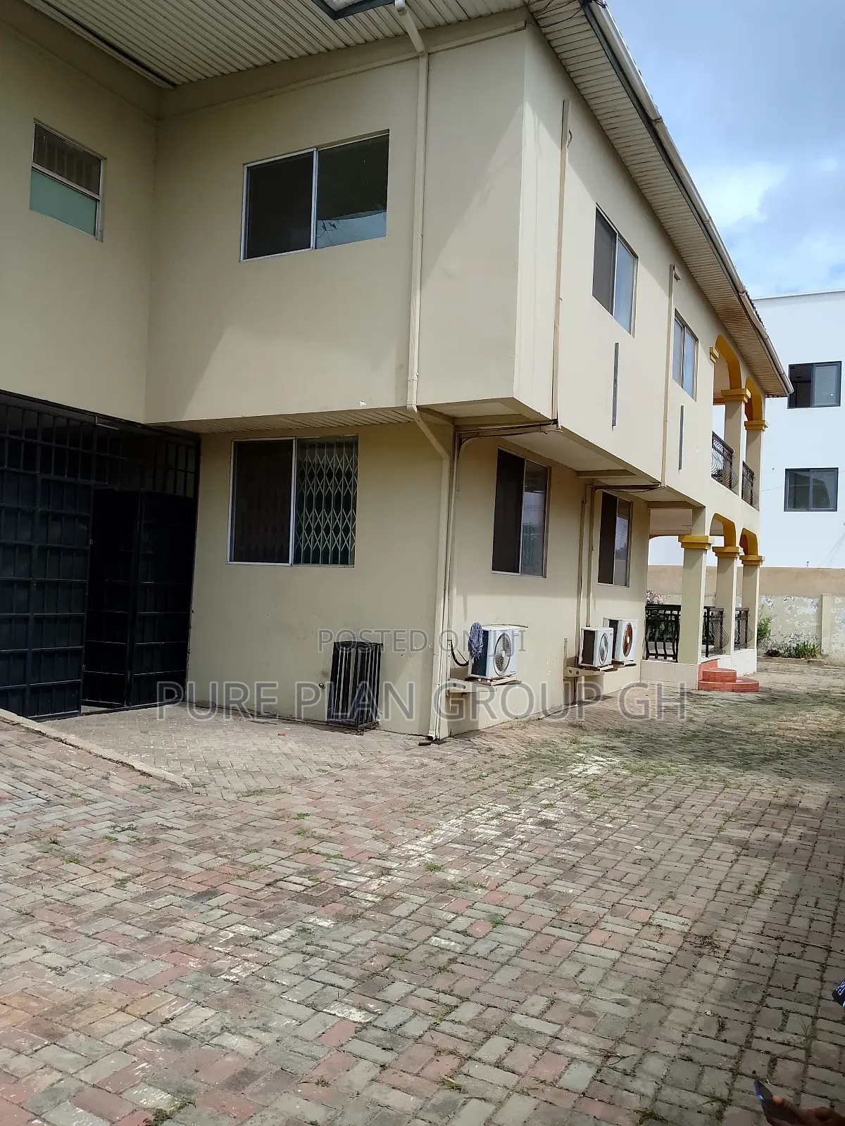5bdrm House in East Legon, A&C Mall Area for rent