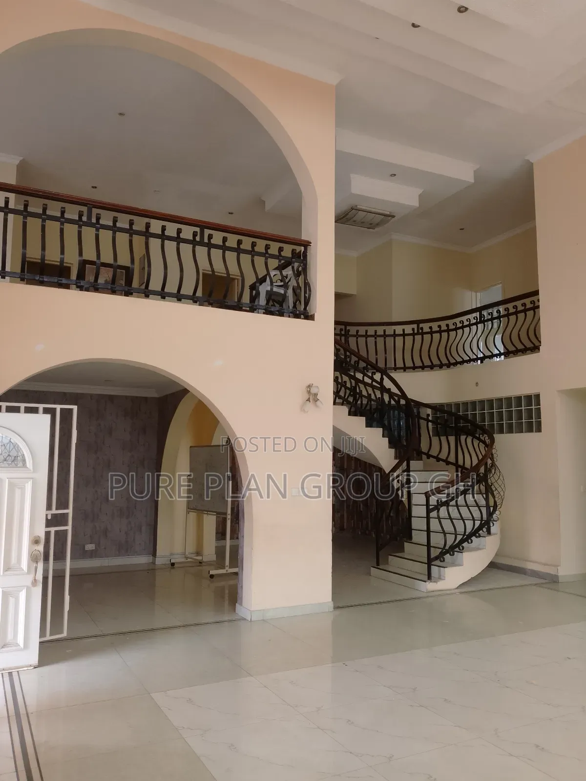 5bdrm House in East Legon, A&C Mall Area for rent