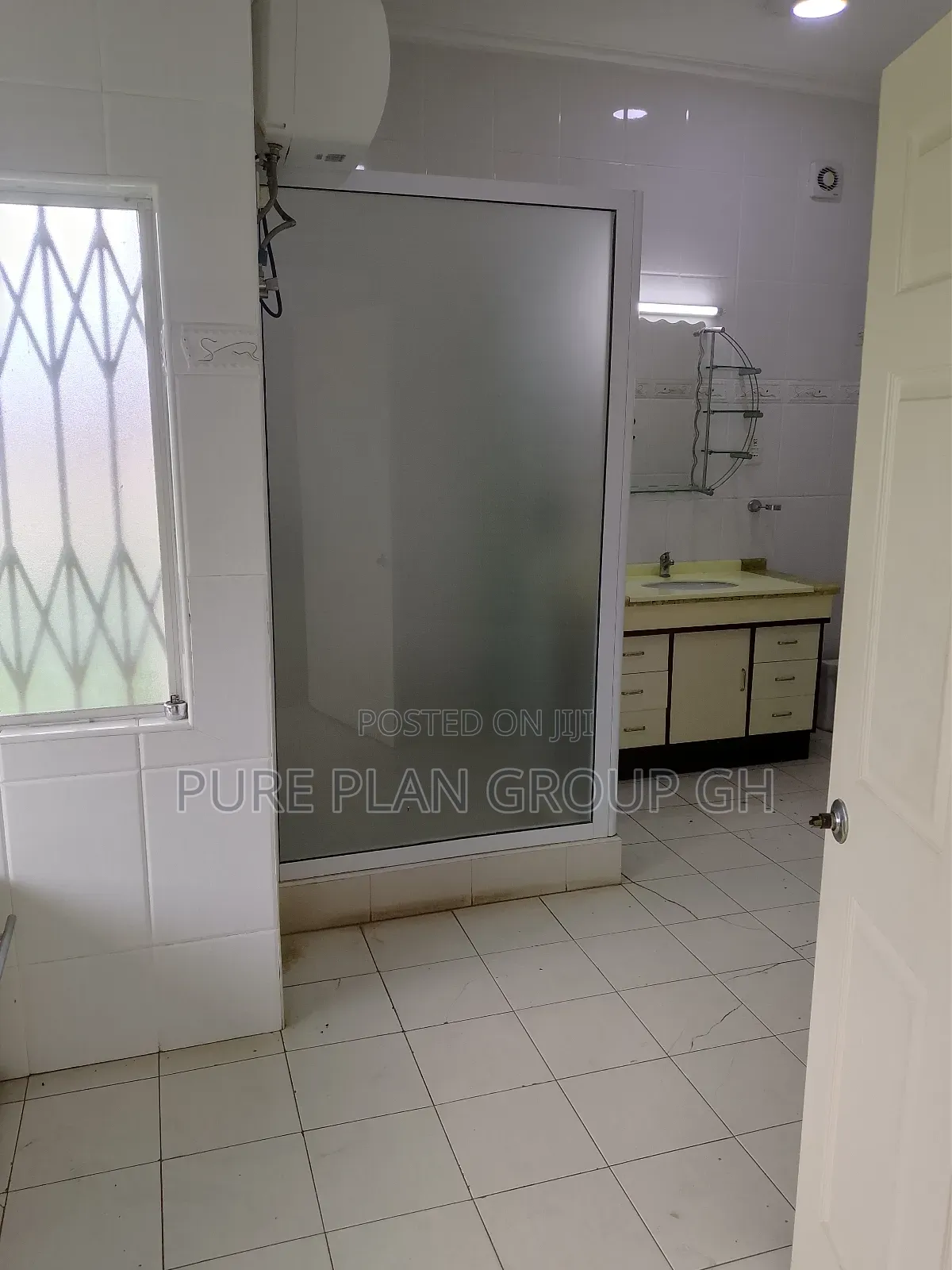 5bdrm House in East Legon, A&C Mall Area for rent