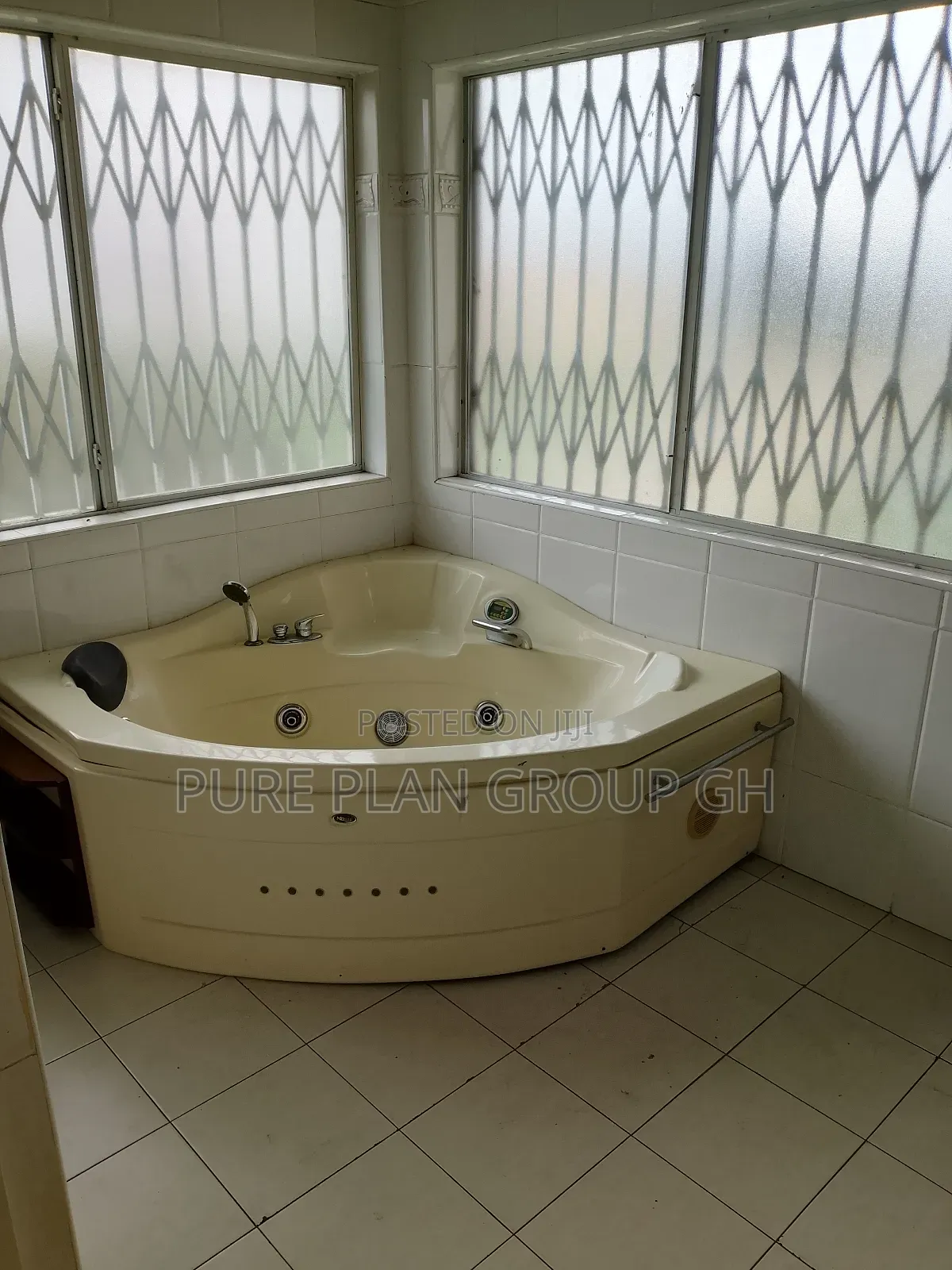 5bdrm House in East Legon, A&C Mall Area for rent