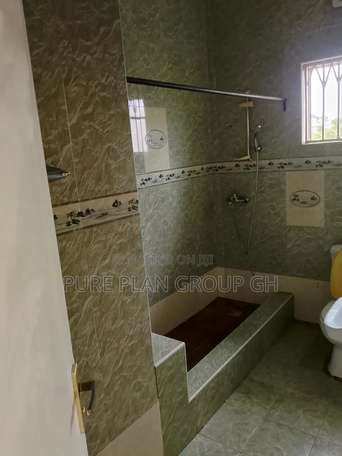 5bdrm House in East Legon, A&C Mall Area for rent