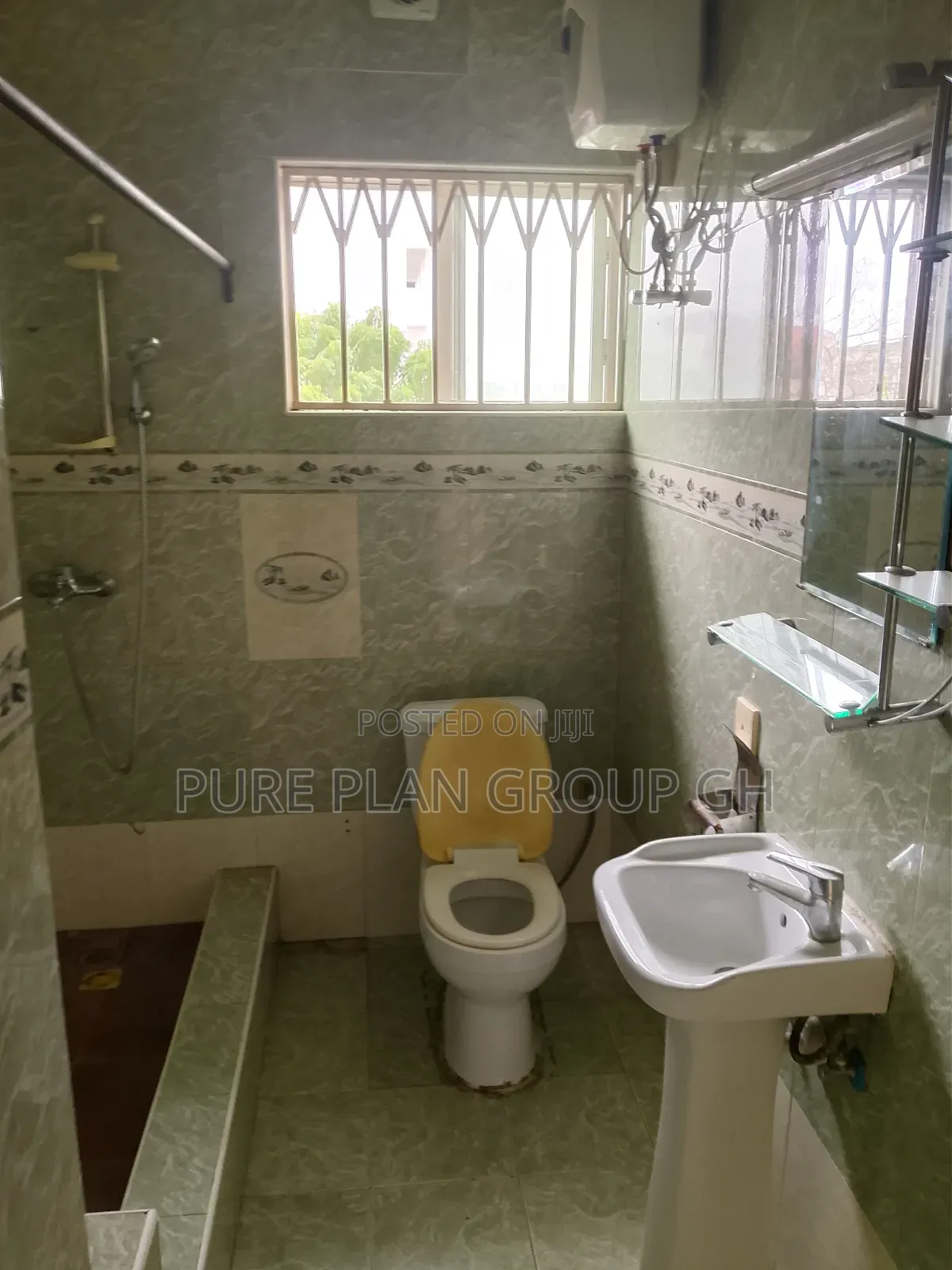 5bdrm House in East Legon, A&C Mall Area for rent