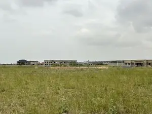 Tema Community 25 - Your Dream Home, Deserves a Dream Location