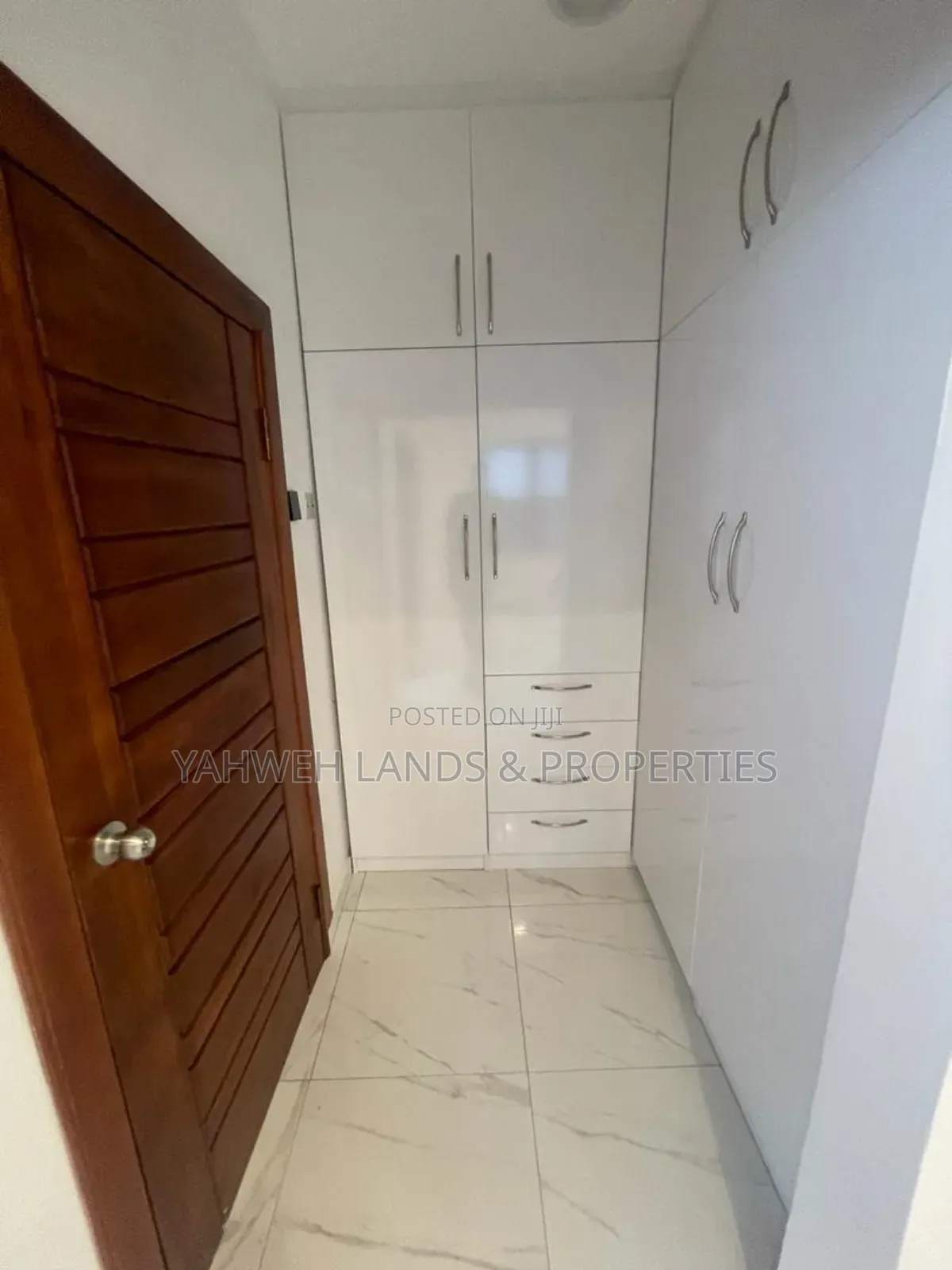 4bdrm House in Airport Residential Area for sale