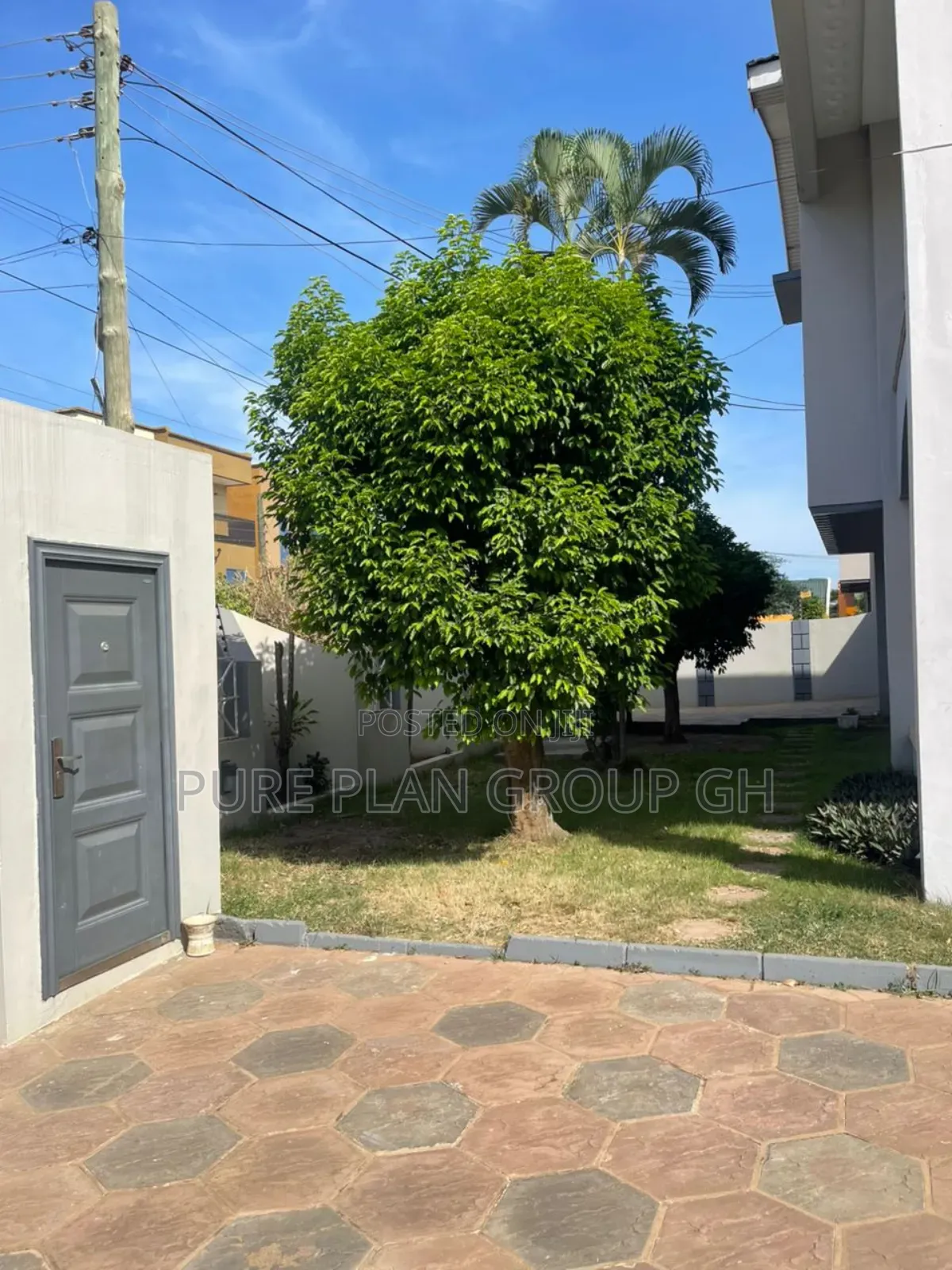 6bdrm House in East Legon, A&C Mall Area for rent