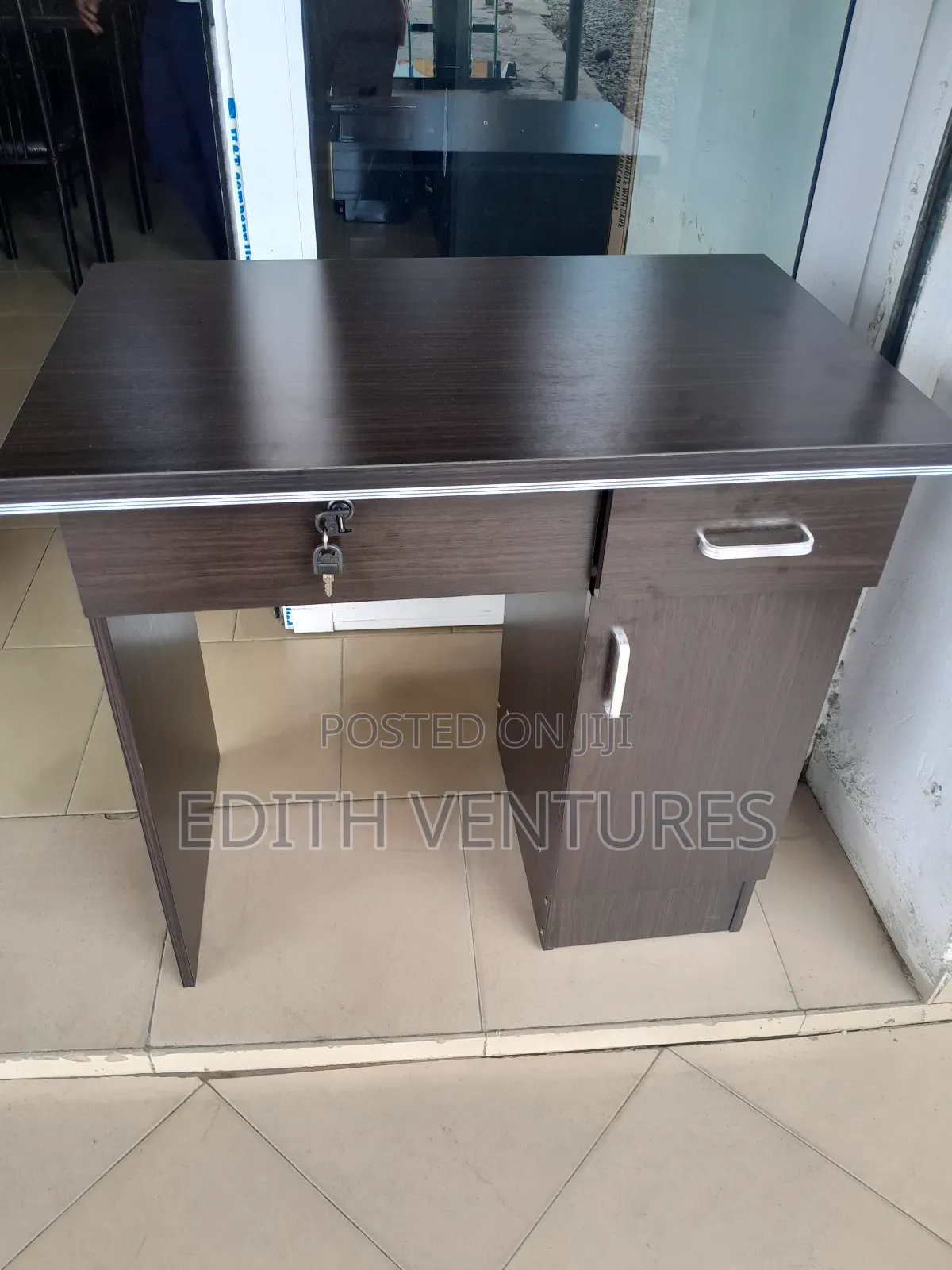 Obet Office Table