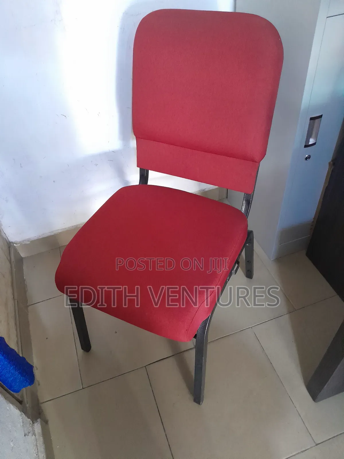 Rive Auditorium Chair