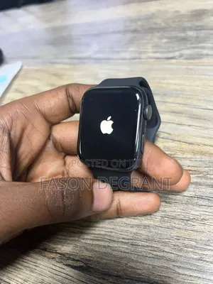 Black Apple Watch Series 6 - 44mm