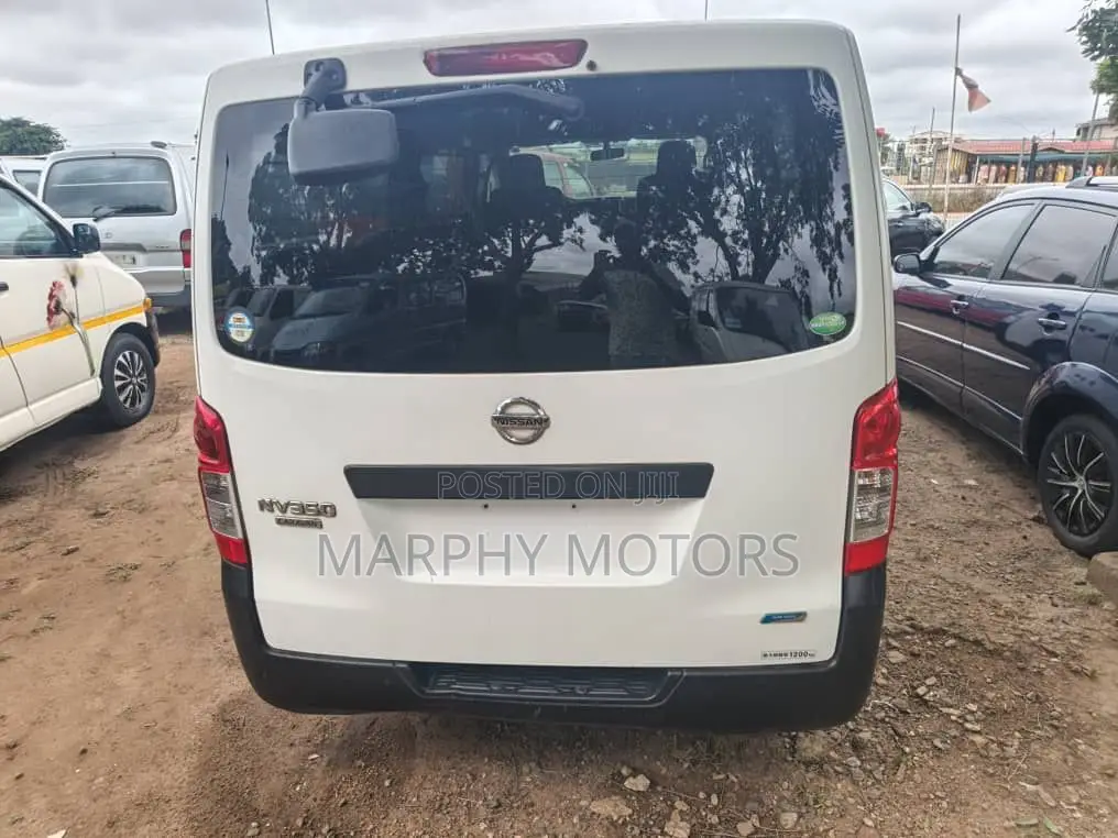 Nissan Caravan (Urvan) 2012 White