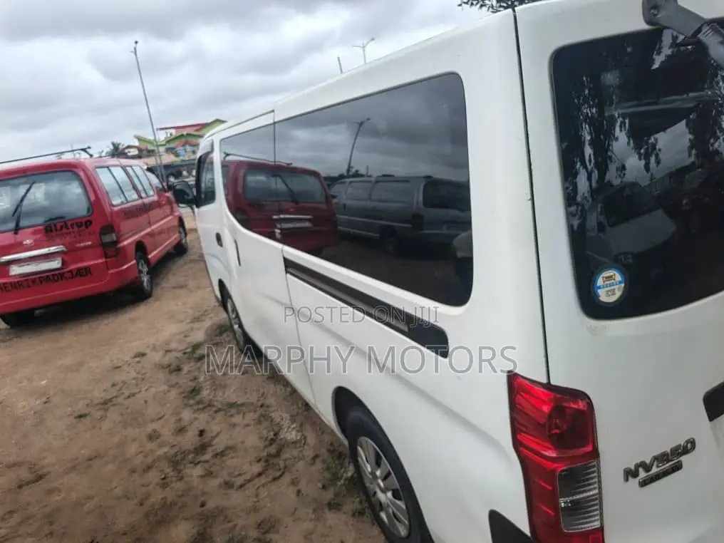 Nissan Caravan (Urvan) 2012 White