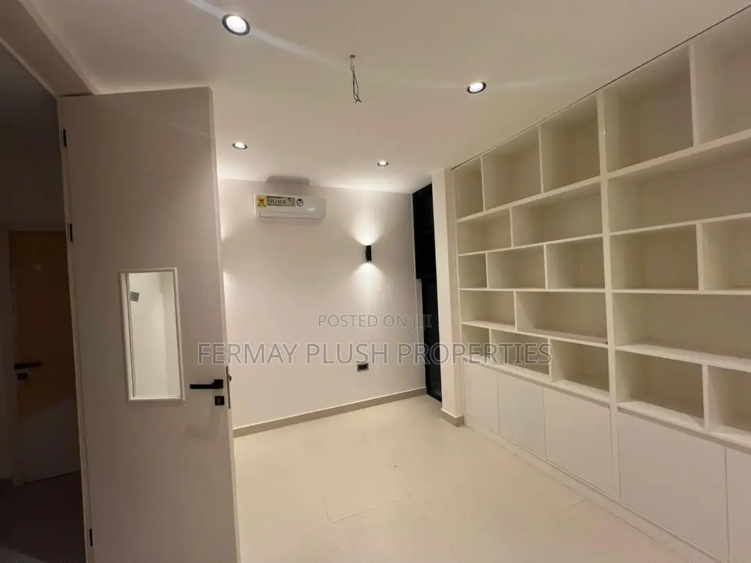Furnished 2bdrm Apartment in Dzorwulu Apartments, Accra Metropolitan