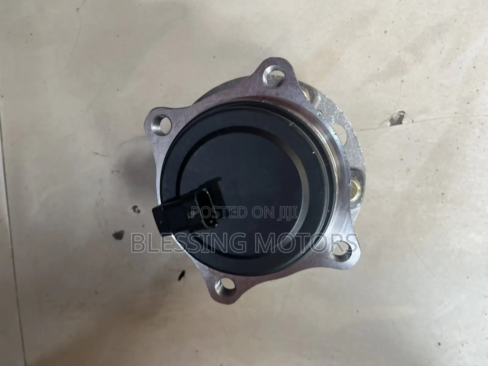 Hyundai Genesis Front Hub