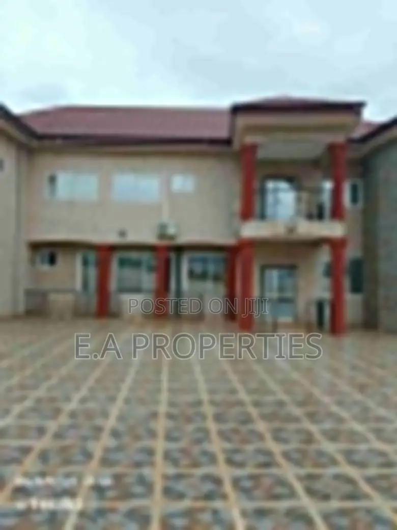 2bdrm Apartment in E A Properties, Frafraha for rent