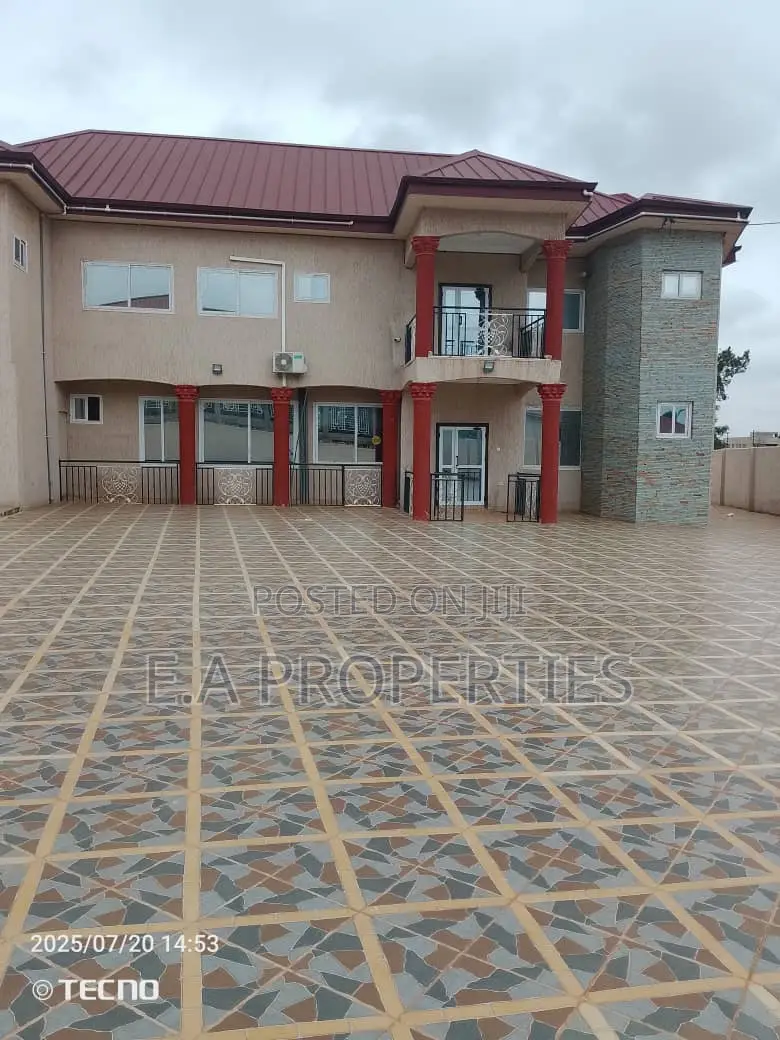 2bdrm Apartment in E A Properties, Frafraha for rent