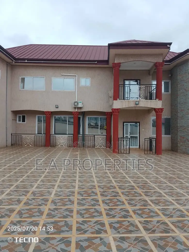 2bdrm Apartment in E A Properties, Frafraha for rent