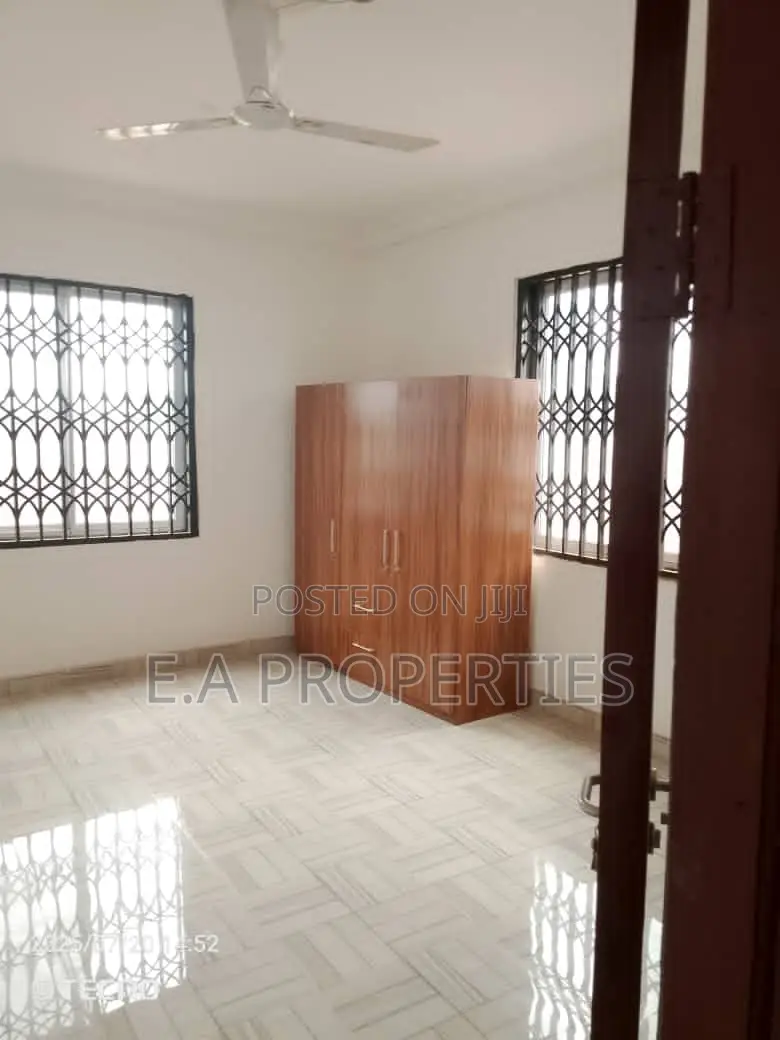 2bdrm Apartment in E A Properties, Frafraha for rent
