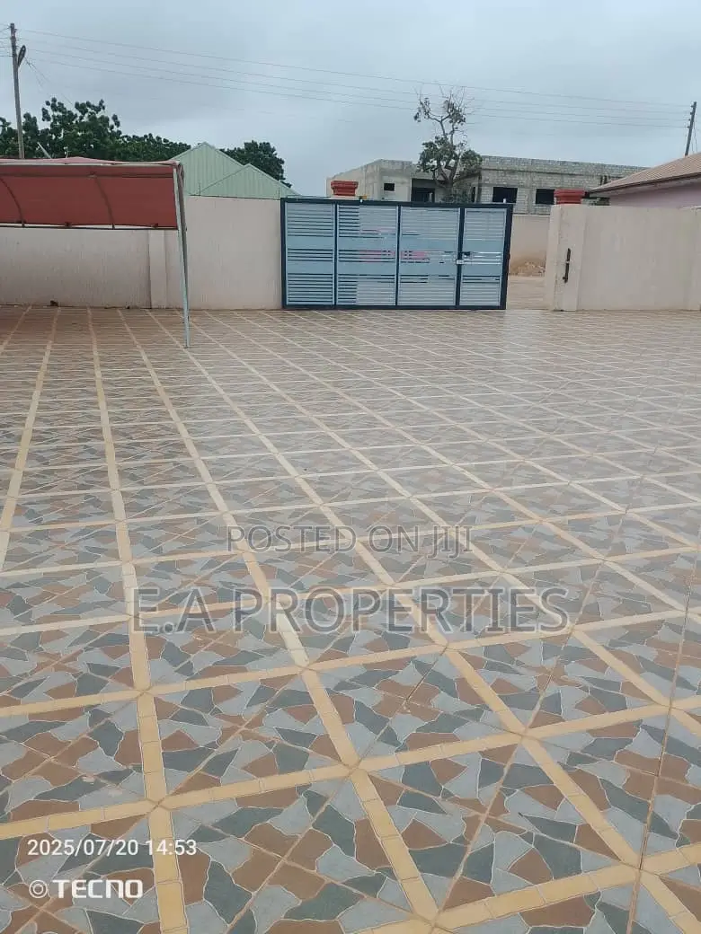 2bdrm Apartment in E A Properties, Frafraha for rent
