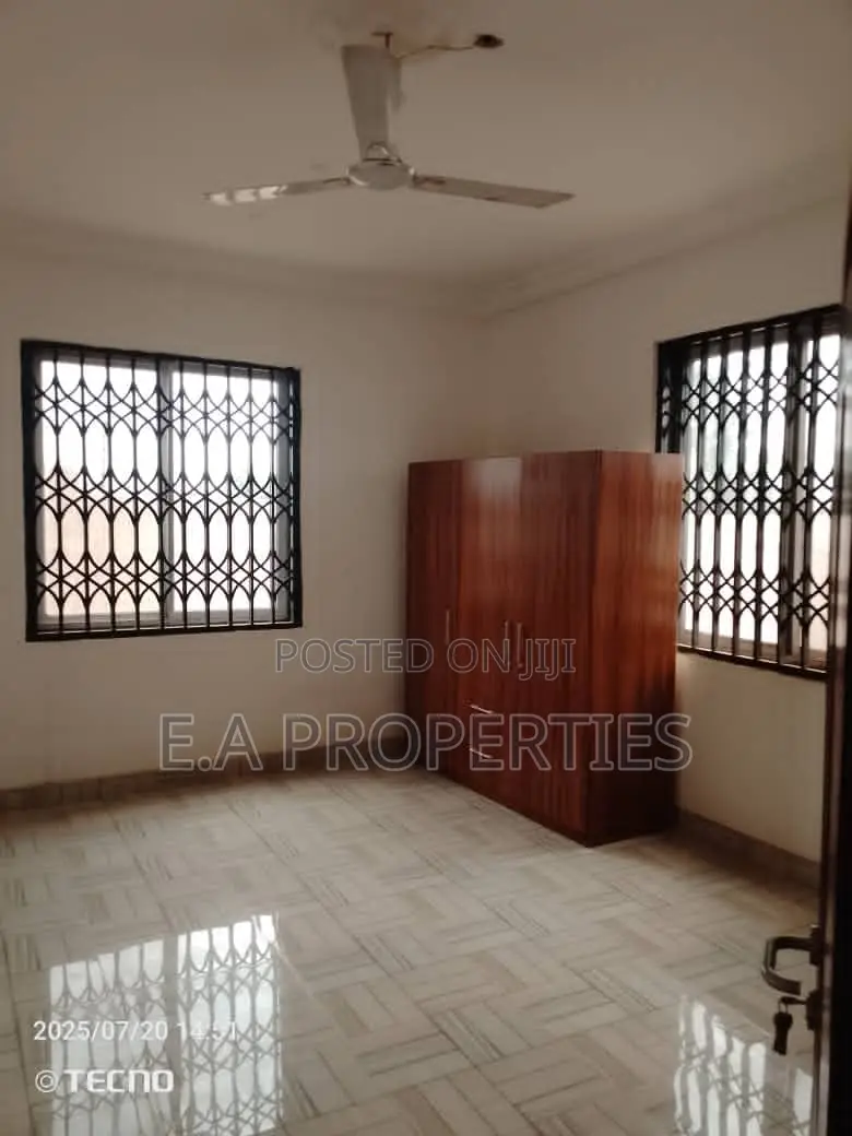 2bdrm Apartment in E A Properties, Frafraha for rent