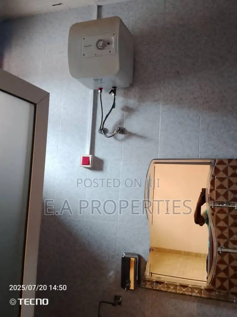 2bdrm Apartment in E A Properties, Frafraha for rent