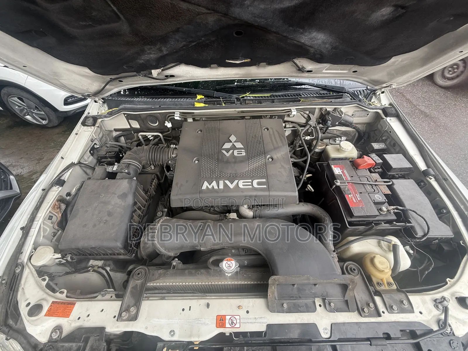 Mitsubishi Pajero 2015 White