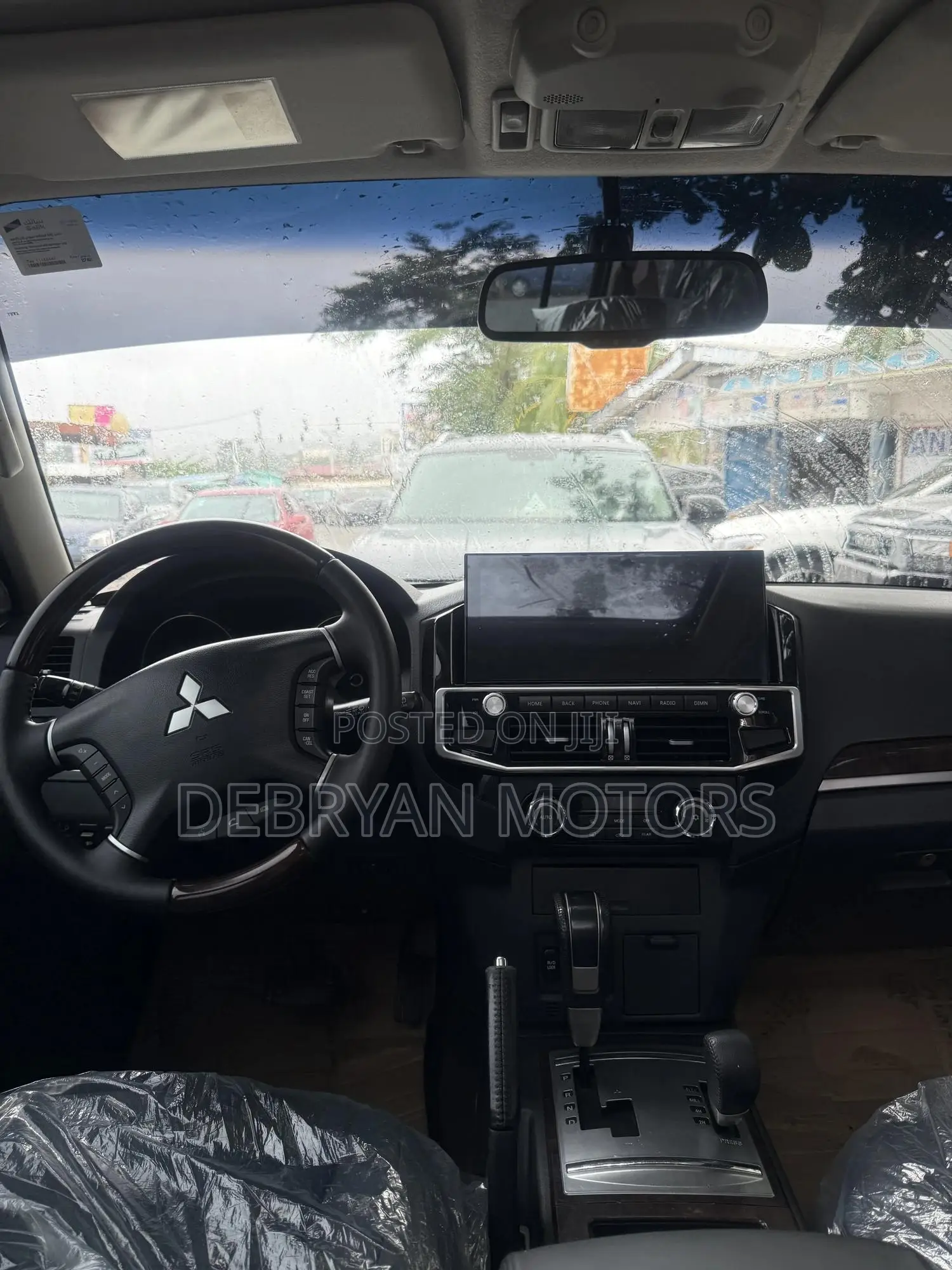 Mitsubishi Pajero 2015 White