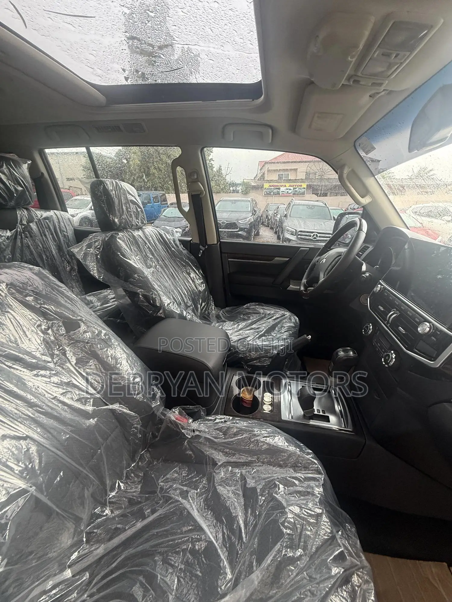 Mitsubishi Pajero 2015 White
