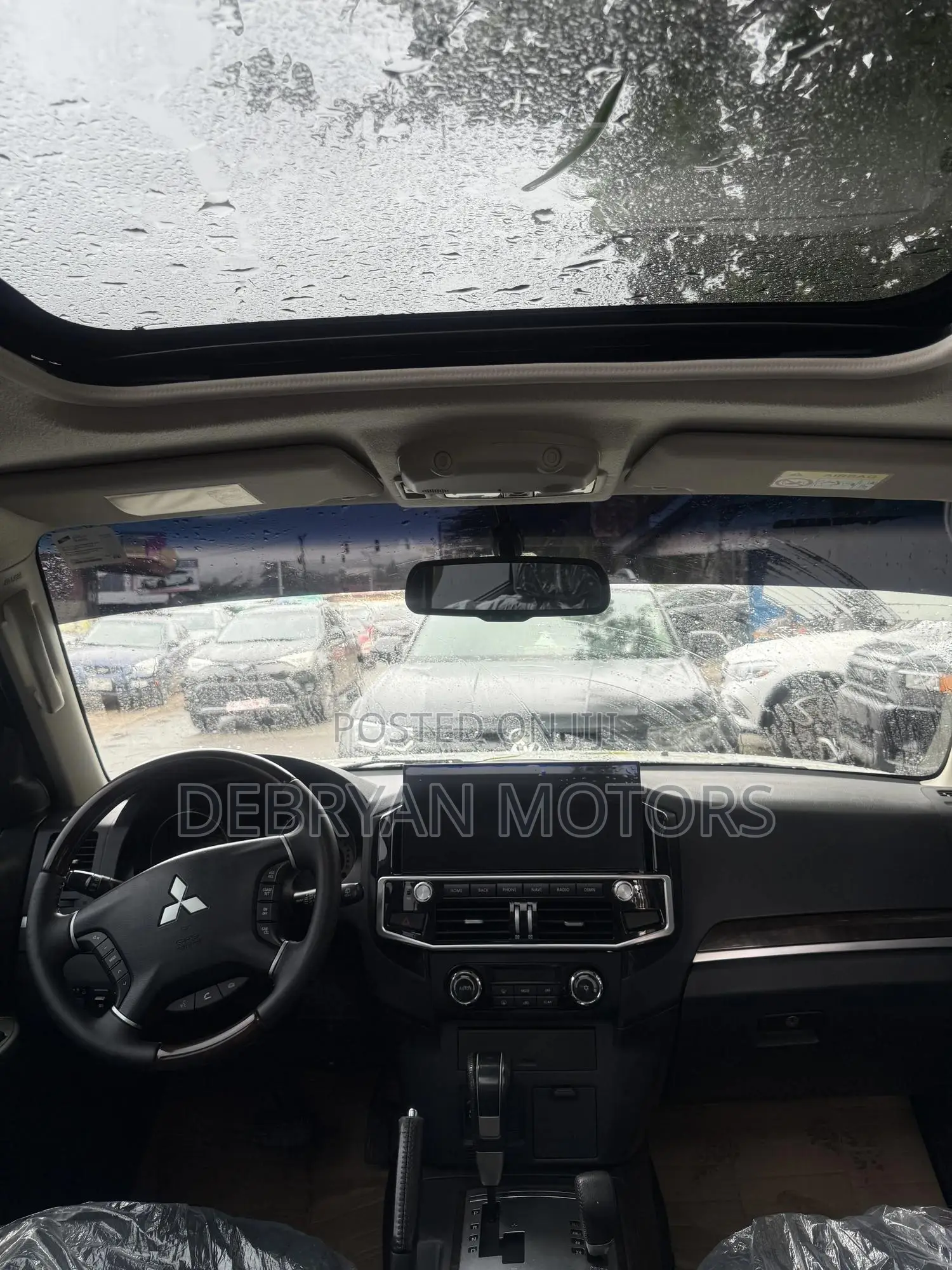 Mitsubishi Pajero 2015 White