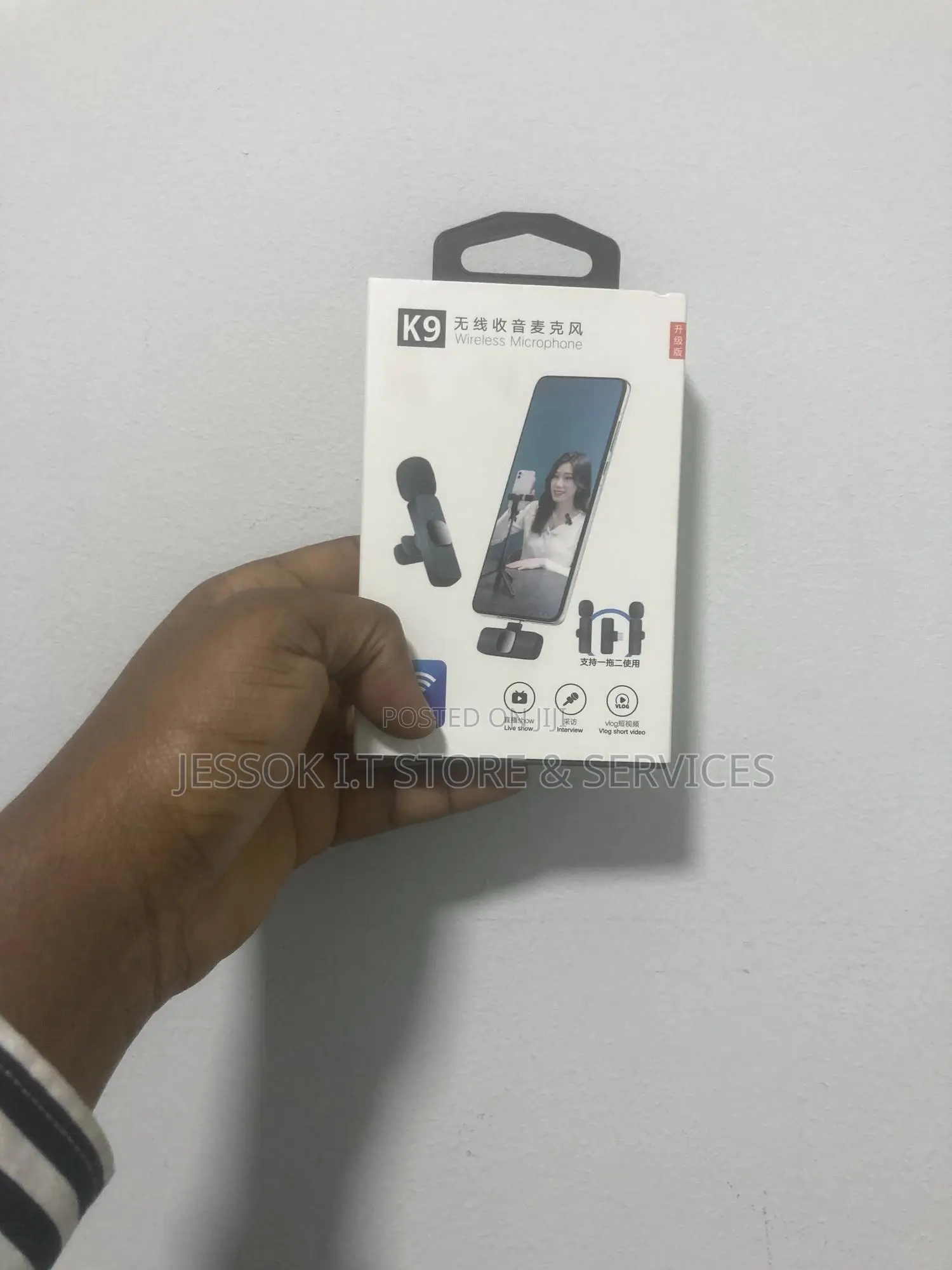 Wireless Microphone for iPhones and Type C Phones.