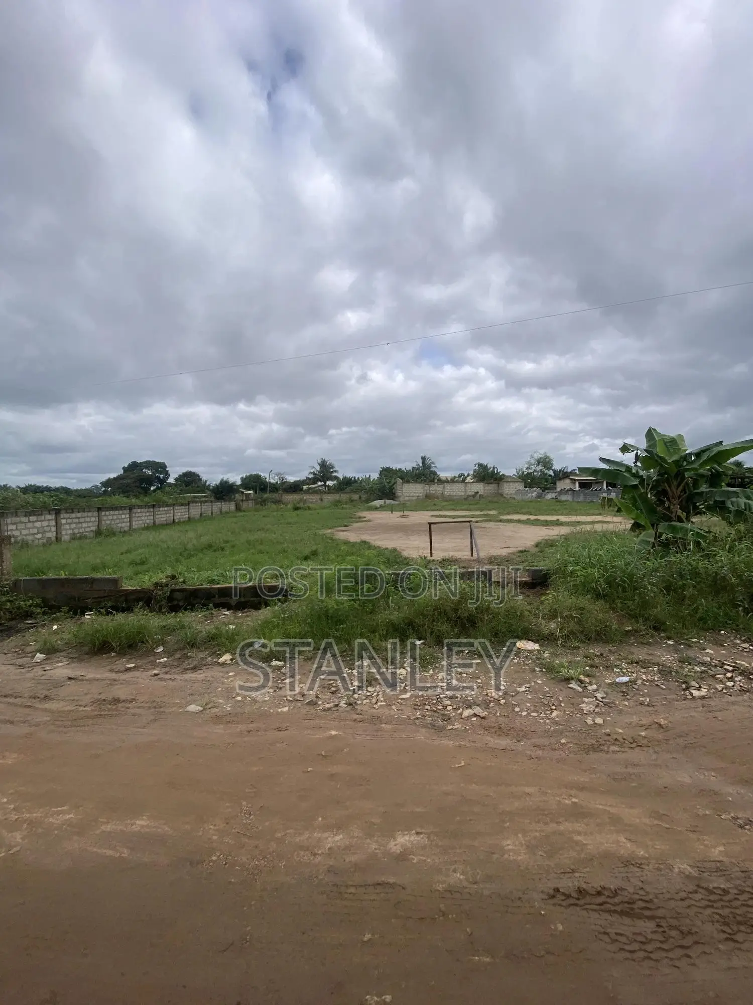 Roadside Open Space With Structure For Rent