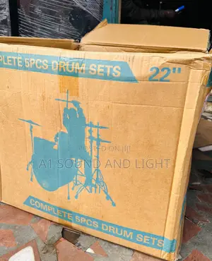 Tama Maple Custom 5 Pcs Drum Set With Competition Hardware