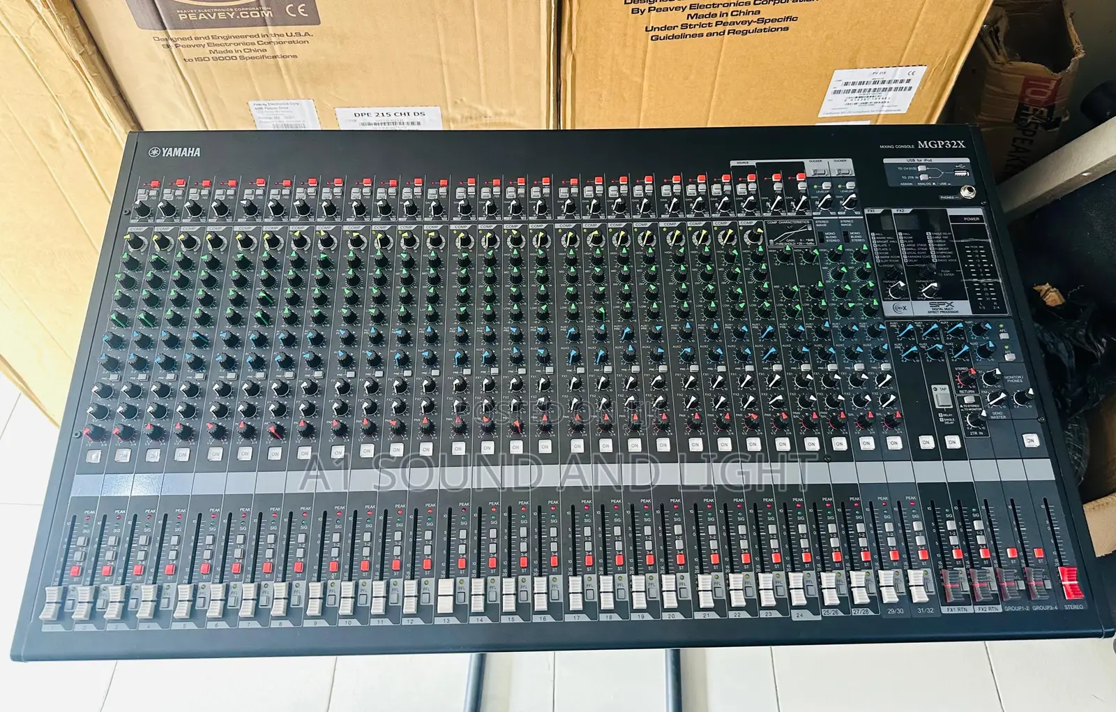 Yamaha Mgp32x 32 - Channels Live Mixer