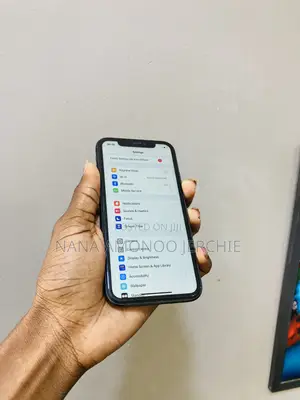 Apple iPhone 11 64 GB Black