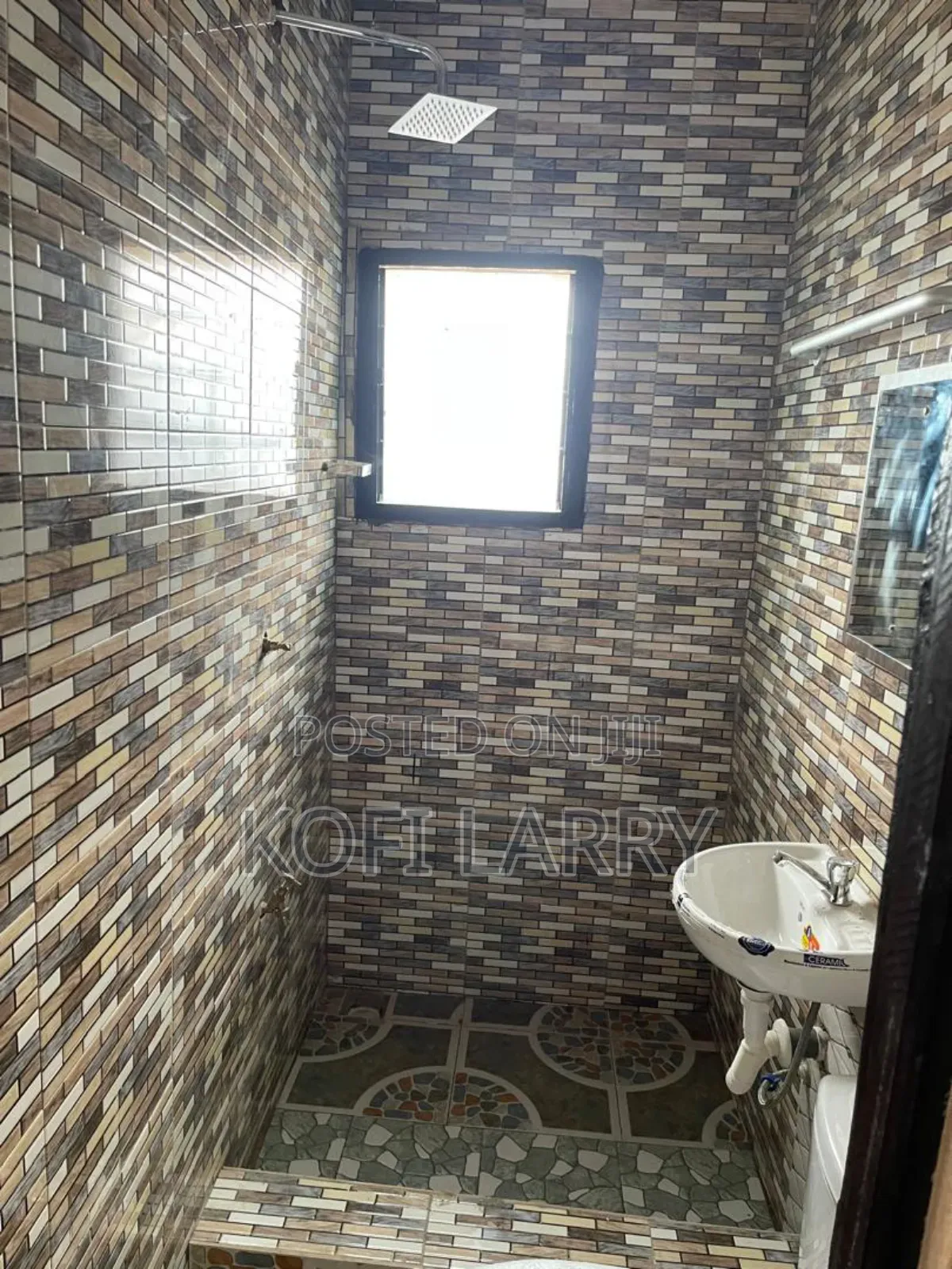 2bdrm Block of Flats in Joma Lapaz, Fan Milk for rent