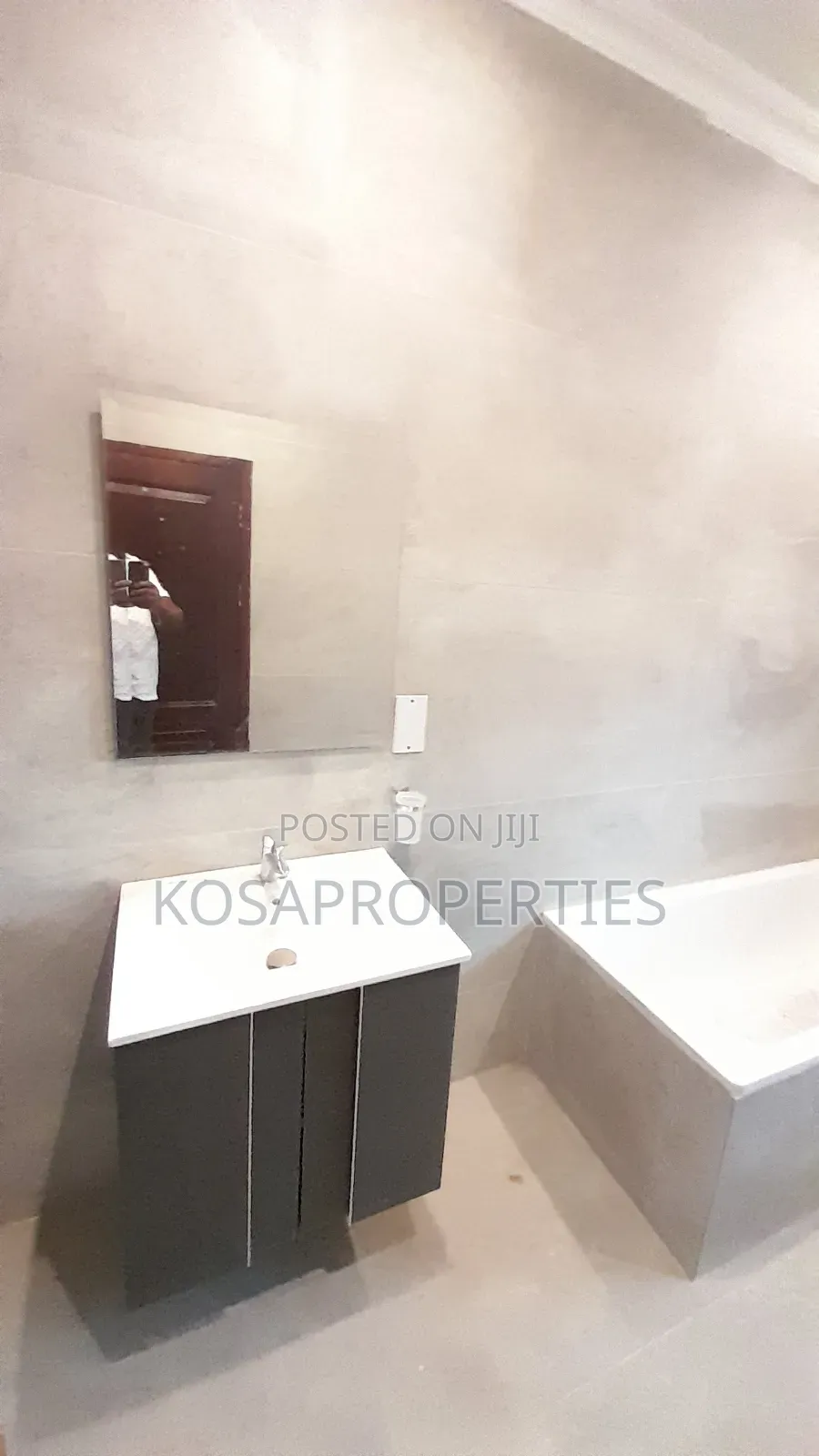 4bdrm House in Top Base, New Gbawe for sale