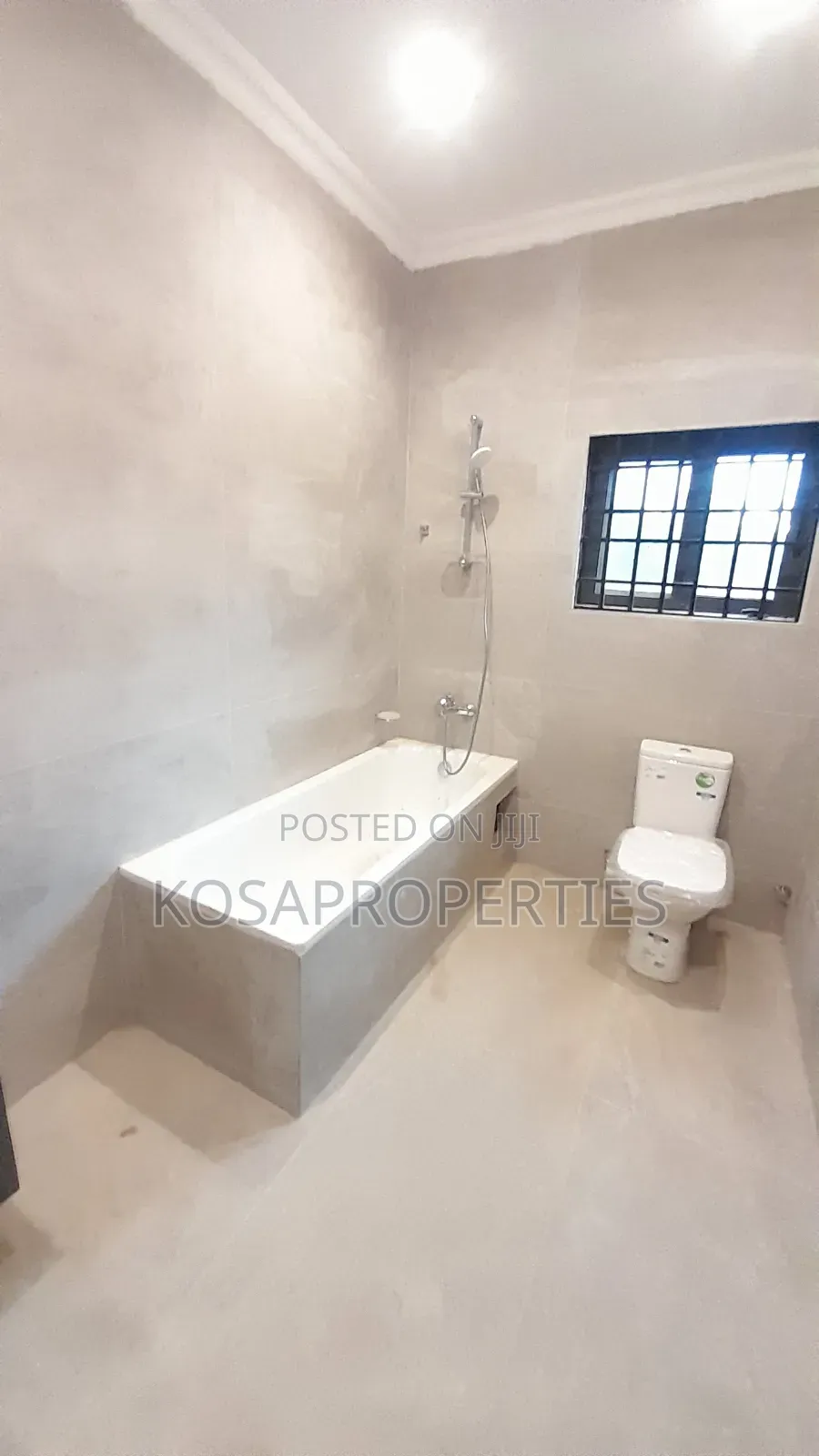 4bdrm House in Top Base, New Gbawe for sale