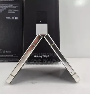 New Samsung Galaxy Z Flip5 256 GB White