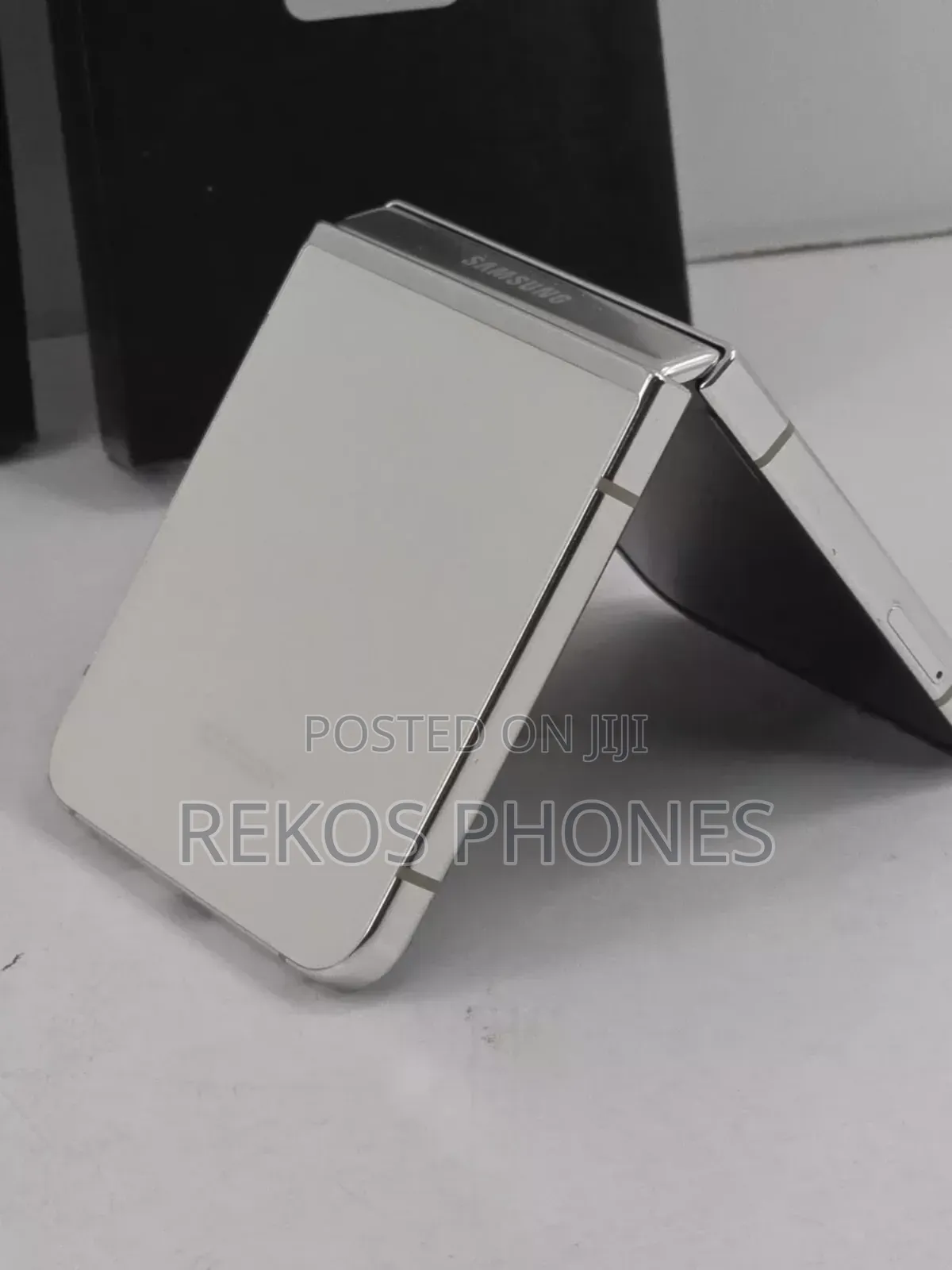 New Samsung Galaxy Z Flip5 256 GB White