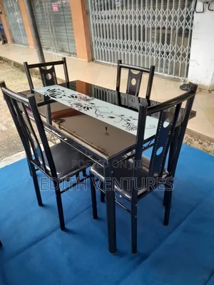 Lonesis Dining Set